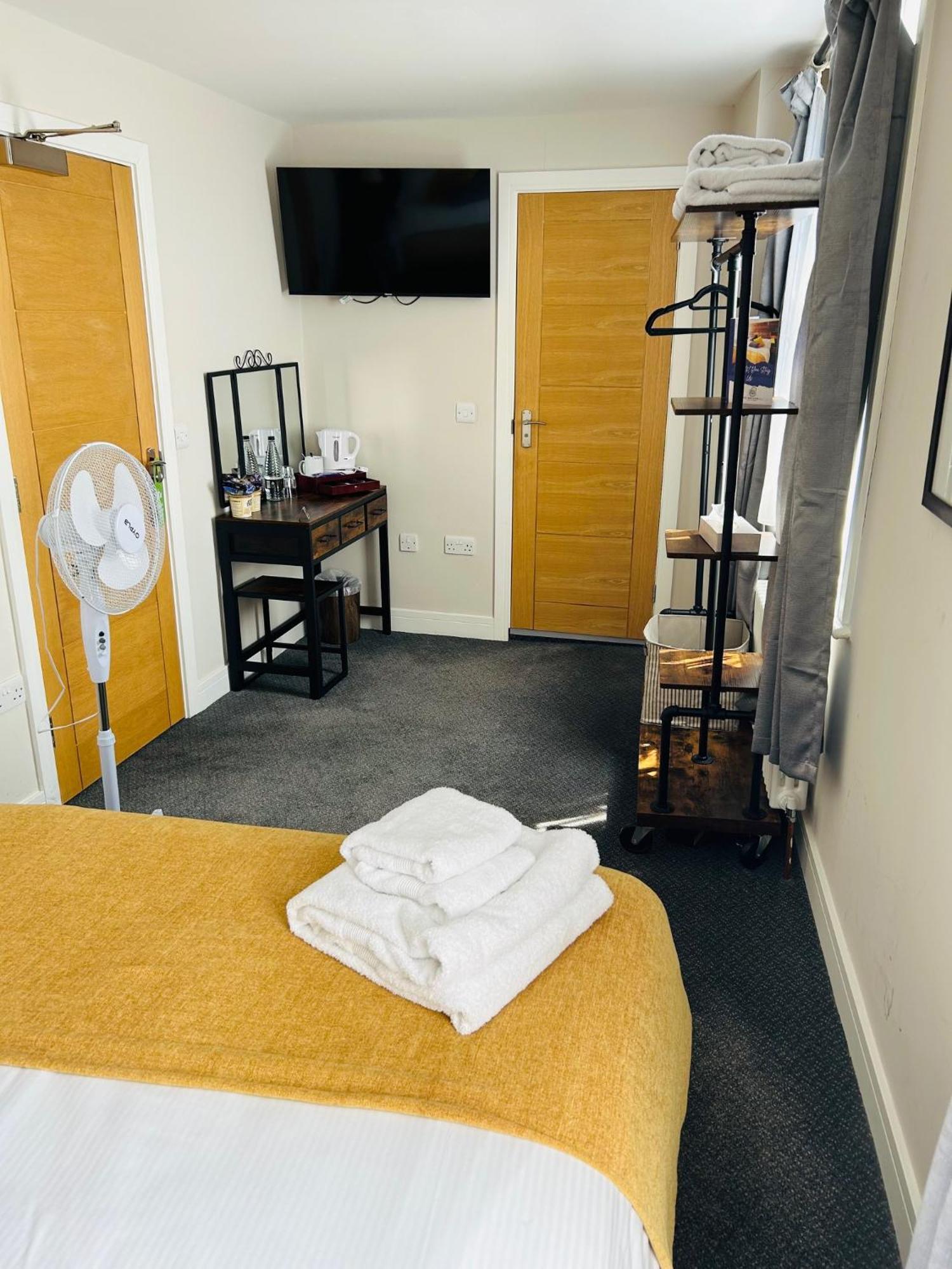Hotel The Brookmill Londra Esterno foto